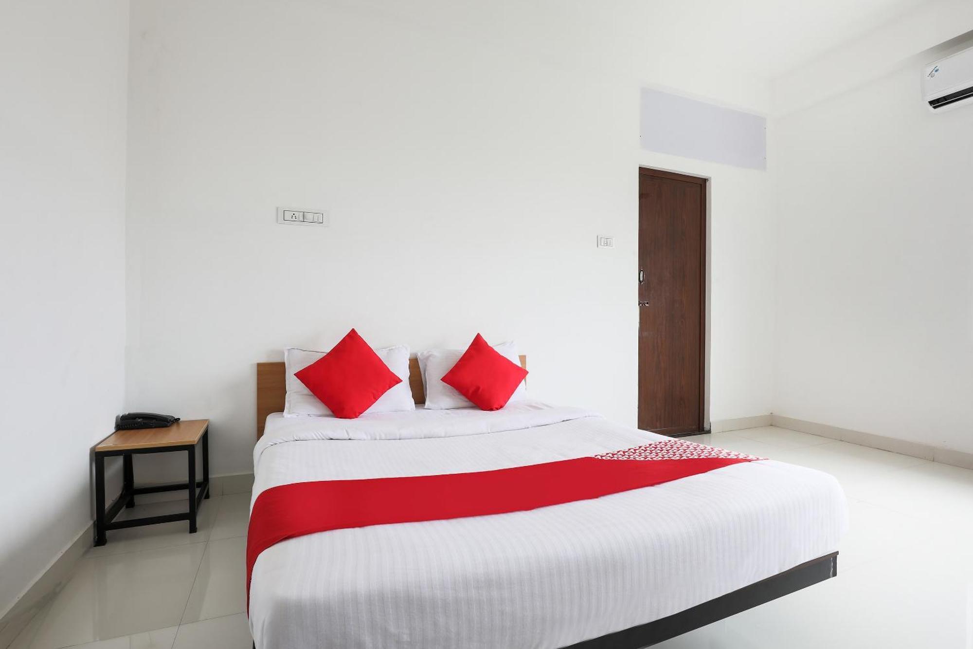 โอโย แฟล็กชิป 24214 อันไน พิลันกันนีนคร Hotel Pilamedu ภายนอก รูปภาพ